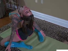 PHILAVISE-Felicity Feline and her yoga session