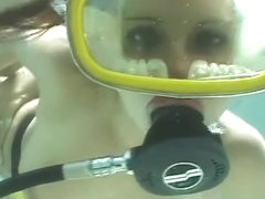 Hooka sex underwater