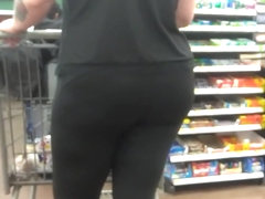Scooter riding pawg ass in black spandex