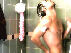 Young hottie Zack Randall showers before emptying his balls