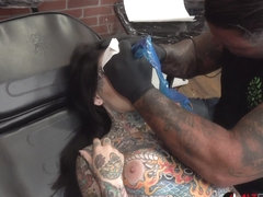 Tiger Lilly Gets Her Forehead Tattooed - AltErotic