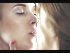 Close Up - Alexis Crystal & Amaris - SexArt